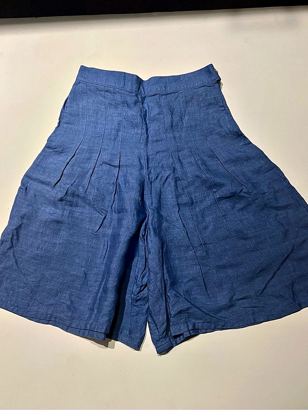 Pleated High-Waist Shorts in Blue Like New-Vintage